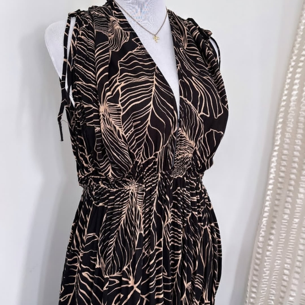 Elegant Black Leaf Print Maxi Dress